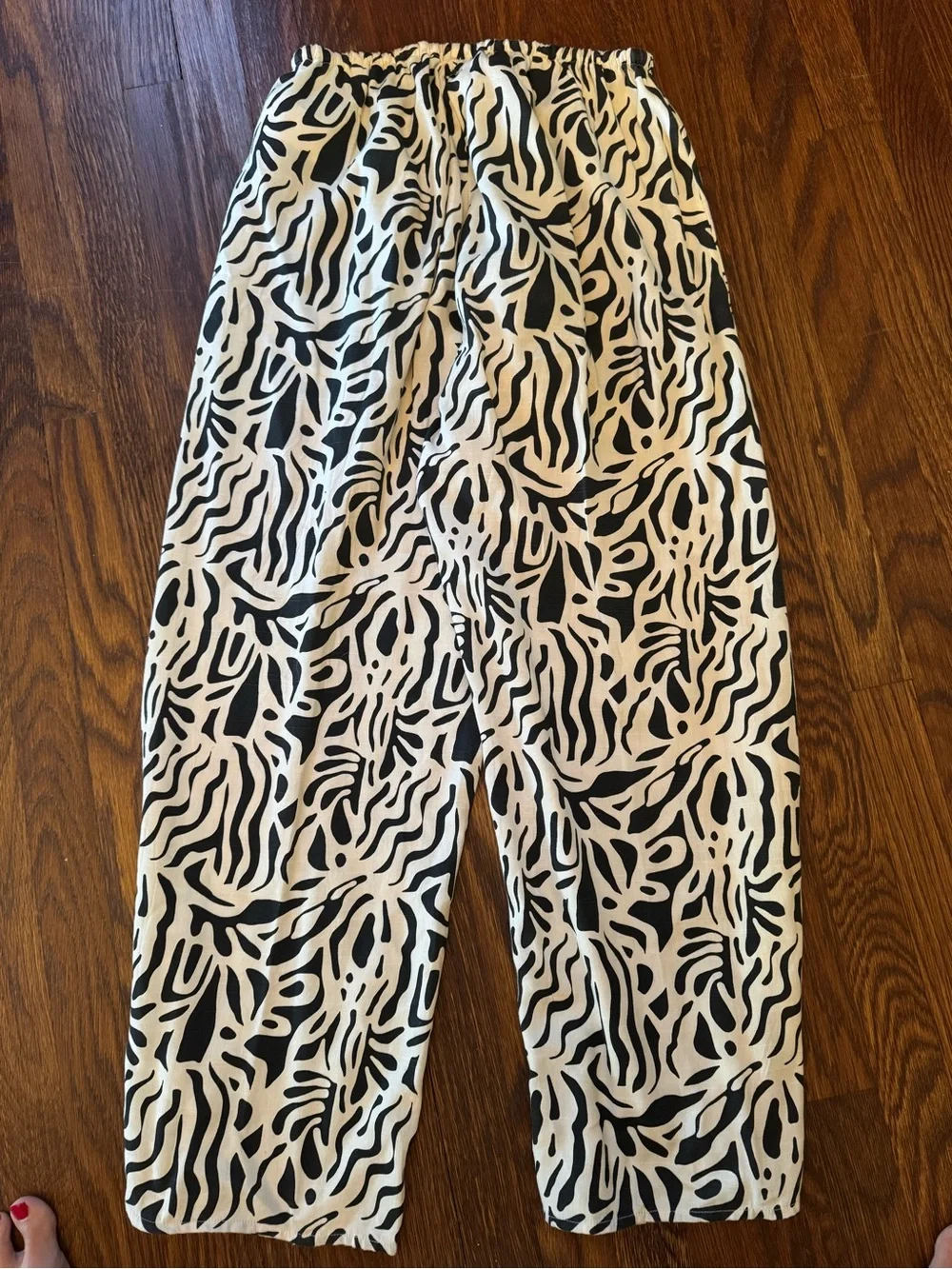 Billabong Black and White Abstract Print Joggers